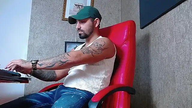 Snapshot of NigelBoydXXX chatting on 02-12-25, 06:51 NigelBoydXXX online show from 02-12-25, 06:51