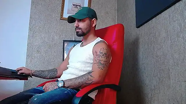 Snapshot of NigelBoydXXX chatting on 02-12-25, 10:46 NigelBoydXXX online show from 02-12-25, 10:46