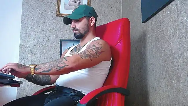 Snapshot of NigelBoydXXX chatting on 02-15-25, 11:39 NigelBoydXXX online show from 02-15-25, 11:39