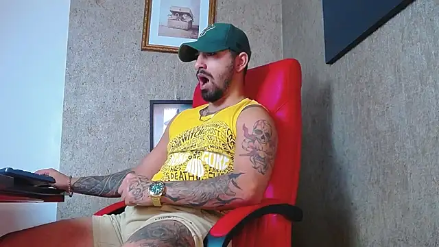Snapshot of NigelBoydXXX chatting on 02-19-25, 06:55 NigelBoydXXX online show from 02-19-25, 06:55
