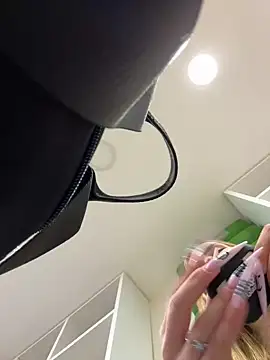 Snapshot of mur_girl chatting on 12-04-24, 12:58 mur girl online show from 12-04-24, 12:58