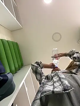 Snapshot of mur_girl chatting on 02-08-25, 03:42 mur girl online show from 02-08-25, 03:42