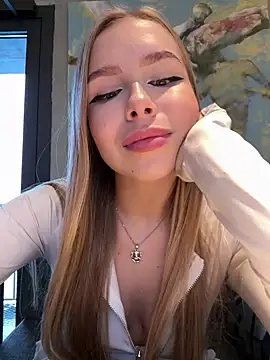 Snapshot of mur_girl chatting on 02-21-25, 11:44 mur girl online show from 02-21-25, 11:44