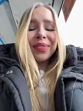 Snapshot of mur_girl chatting on 02-22-25, 08:29 mur girl online show from 02-22-25, 08:29