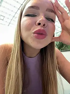 Snapshot of mur_girl chatting on 02-28-25, 08:31 mur girl online show from 02-28-25, 08:31