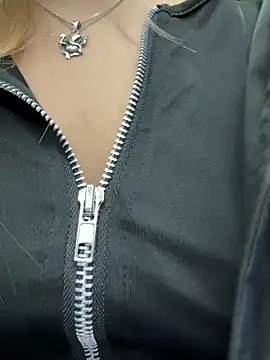 Snapshot of mur_girl chatting on 03-01-25, 03:38 mur girl online show from 03-01-25, 03:38