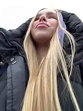 Snapshot of mur_girl chatting on 03-02-25, 11:18 mur girl online show from 03-02-25, 11:18