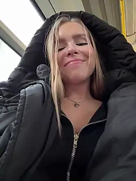 Snapshot of mur_girl chatting on 03-06-25, 02:08 mur girl online show from 03-06-25, 02:08