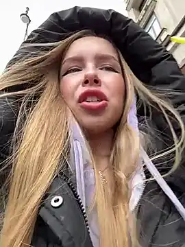 Snapshot of mur_girl chatting on 03-08-25, 08:33 mur girl online show from 03-08-25, 08:33