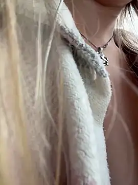 Snapshot of mur_girl chatting on 09-14-25, 11:09 mur girl online show from 09-14-25, 11:09