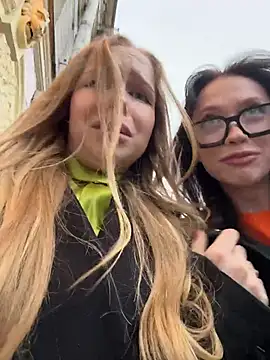 Snapshot of mur_girl chatting on 10-28-25, 01:03 mur girl online show from 10-28-25, 01:03