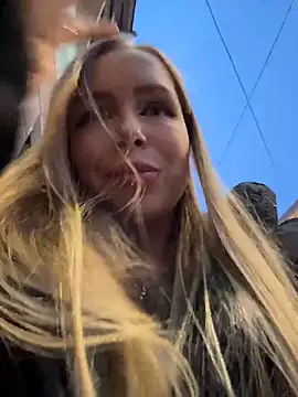 Snapshot of mur_girl chatting on 12-04-25, 01:20 mur girl online show from 12-04-25, 01:20