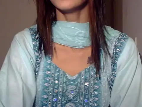 MAAYRA 09 online show from 12-17-25, 10:54