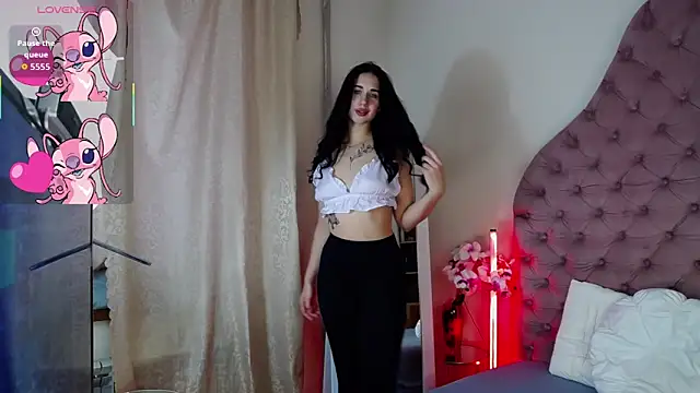 Erikka   online show from 10-20-25, 01:11