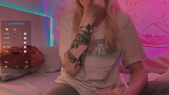 Snapshot of h2h0e chatting on 01-22-25, 05:17 h2h0e online show from 01-22-25, 05:17