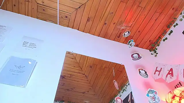 Snapshot of Naia_x chatting on 10-25-25, 07:52 Naia x online show from 10-25-25, 07:52