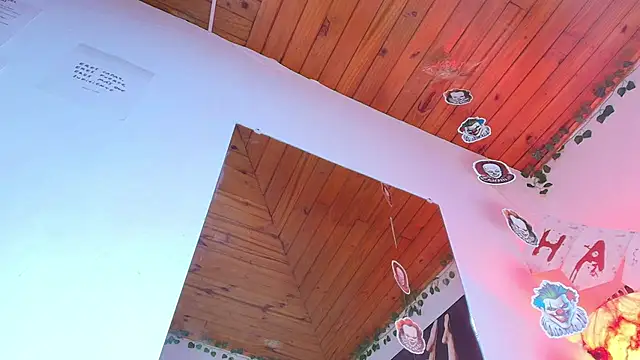 Snapshot of Naia_x chatting on 10-29-25, 07:37 Naia x online show from 10-29-25, 07:37