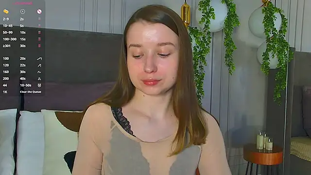 Snapshot of MichelleHaynes chatting on 03-15-25, 02:45 MichelleHaynes online show from 03-15-25, 02:45