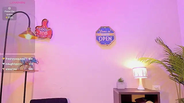 lupeebony online show from 01-31-25, 10:52