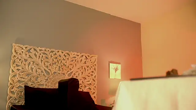 lupeebony online show from 10-11-25, 07:23