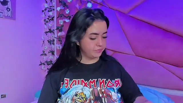 Victoria Rossy online show from 12-15-25, 07:40