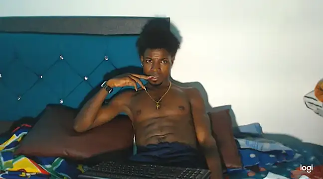 Snapshot of jaycolinss chatting on 02-18-25, 10:05 jaycolinss online show from 02-18-25, 10:05