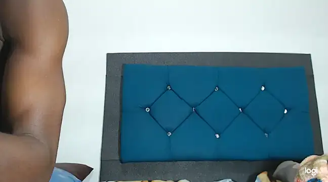 Snapshot of jaycolinss chatting on 03-14-25, 02:08 jaycolinss online show from 03-14-25, 02:08