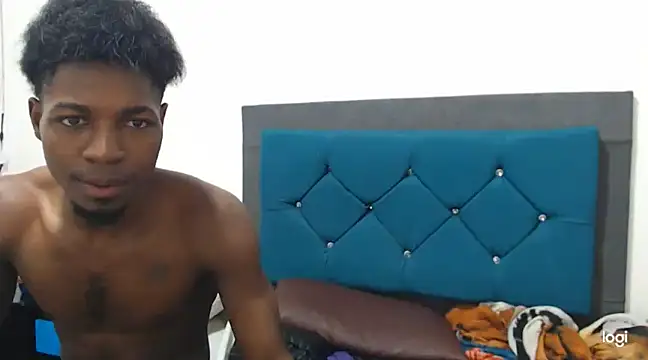 Snapshot of jaycolinss chatting on 03-19-25, 04:34 jaycolinss online show from 03-19-25, 04:34