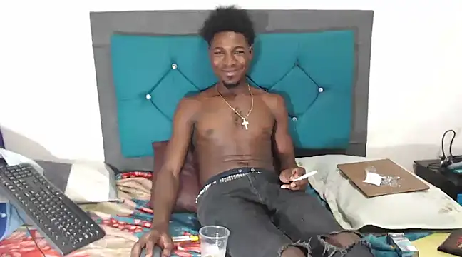 Snapshot of jaycolinss chatting on 03-20-25, 03:02 jaycolinss online show from 03-20-25, 03:02