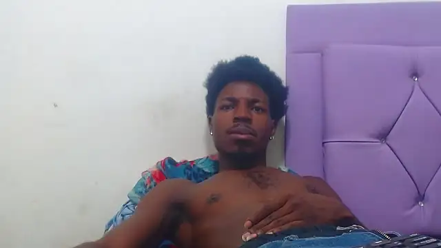 Snapshot of jaycolinss chatting on 09-14-25, 12:10 jaycolinss online show from 09-14-25, 12:10