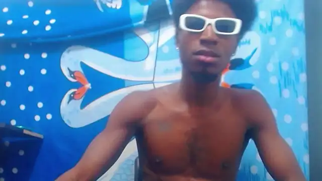 Snapshot of jaycolinss chatting on 09-19-25, 06:48 jaycolinss online show from 09-19-25, 06:48