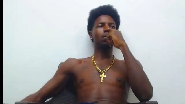 Snapshot of jaycolinss chatting on 10-08-25, 09:56 jaycolinss online show from 10-08-25, 09:56