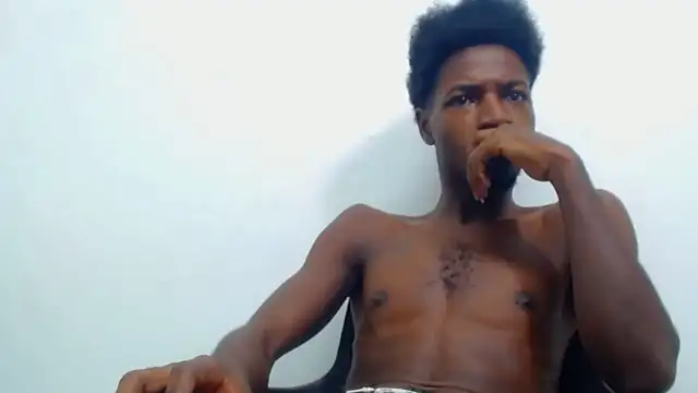 Snapshot of jaycolinss chatting on 10-12-25, 12:37 jaycolinss online show from 10-12-25, 12:37