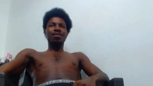 Snapshot of jaycolinss chatting on 10-14-25, 07:03 jaycolinss online show from 10-14-25, 07:03