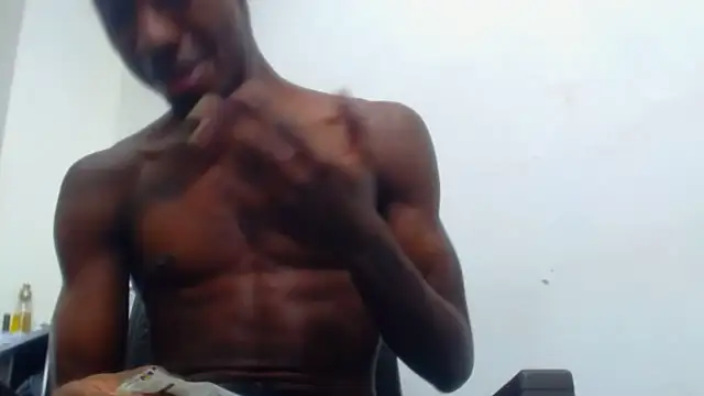 Snapshot of jaycolinss chatting on 10-20-25, 05:57 jaycolinss online show from 10-20-25, 05:57