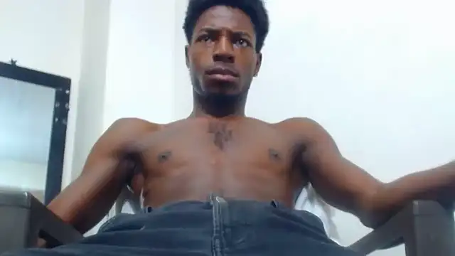 Snapshot of jaycolinss chatting on 10-23-25, 01:32 jaycolinss online show from 10-23-25, 01:32