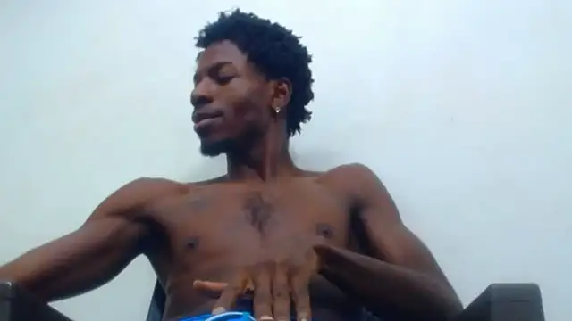 Snapshot of jaycolinss chatting on 10-24-25, 03:03 jaycolinss online show from 10-24-25, 03:03