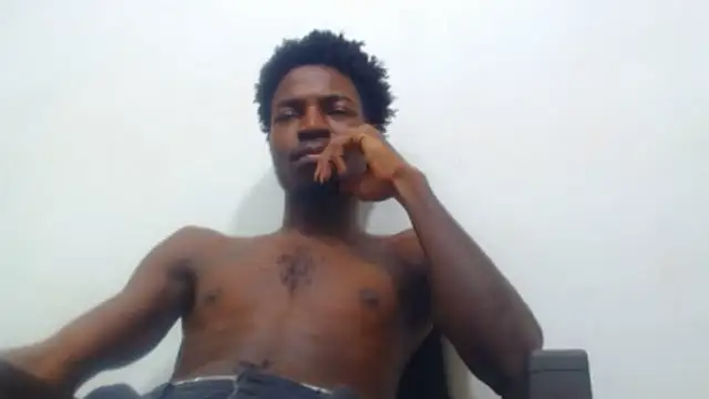 Snapshot of jaycolinss chatting on 10-25-25, 07:19 jaycolinss online show from 10-25-25, 07:19