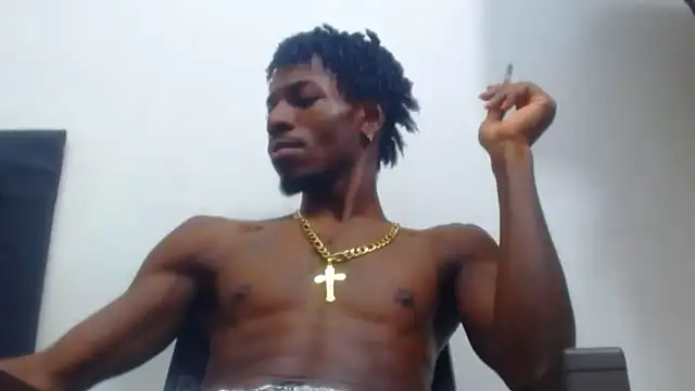 Snapshot of jaycolinss chatting on 11-04-25, 01:38 jaycolinss online show from 11-04-25, 01:38