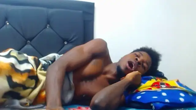 Snapshot of jaycolinss chatting on 11-15-25, 06:04 jaycolinss online show from 11-15-25, 06:04