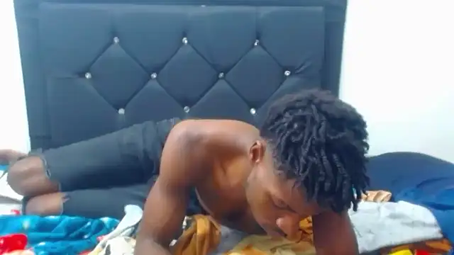 Snapshot of jaycolinss chatting on 11-17-25, 04:13 jaycolinss online show from 11-17-25, 04:13