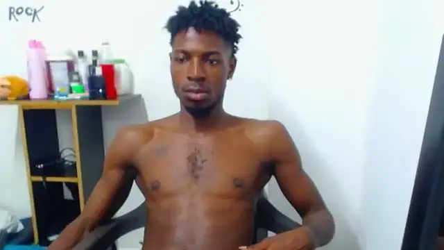 Snapshot of jaycolinss chatting on 11-18-25, 08:35 jaycolinss online show from 11-18-25, 08:35