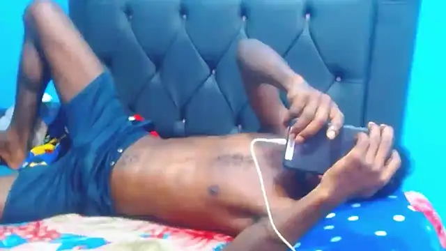 Snapshot of jaycolinss chatting on 11-22-25, 07:40 jaycolinss online show from 11-22-25, 07:40