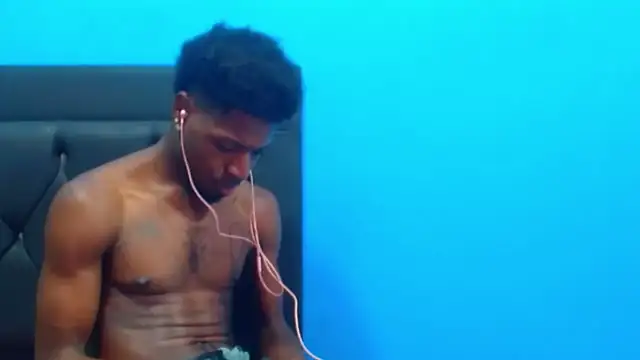 Snapshot of jaycolinss chatting on 11-25-25, 08:42 jaycolinss online show from 11-25-25, 08:42