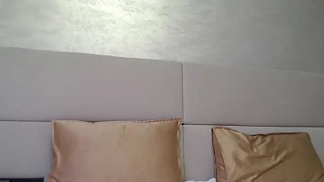 MiaRie online show from 11-04-25, 03:55