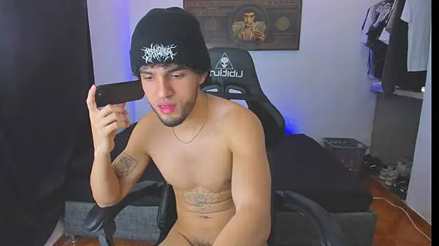 Snapshot of daddy_jhons chatting on 10-24-25, 11:56 daddy jhons online show from 10-24-25, 11:56