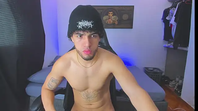 Snapshot of daddy_jhons chatting on 11-11-25, 04:40 daddy jhons online show from 11-11-25, 04:40