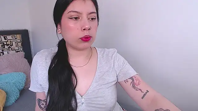 Snapshot of iam_emy chatting on 10-26-25, 09:31 iam emy online show from 10-26-25, 09:31