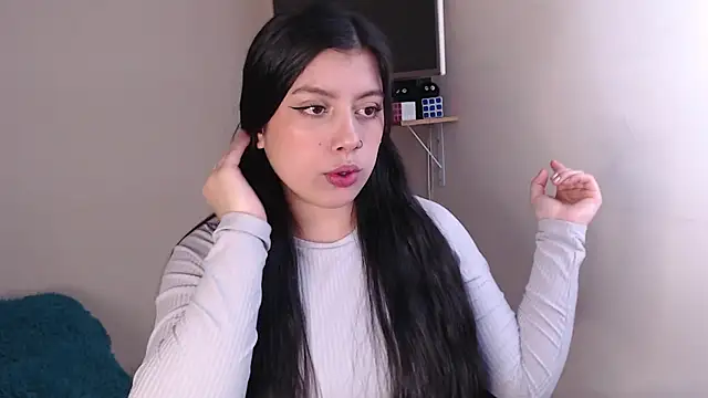 Snapshot of iam_emy chatting on 11-21-25, 06:12 iam emy online show from 11-21-25, 06:12