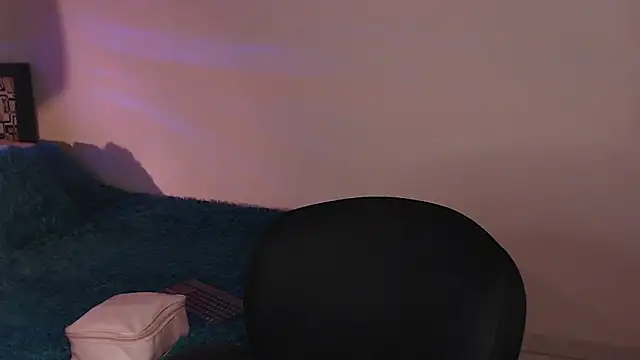 Snapshot of iam_emy chatting on 12-02-25, 06:52 iam emy online show from 12-02-25, 06:52